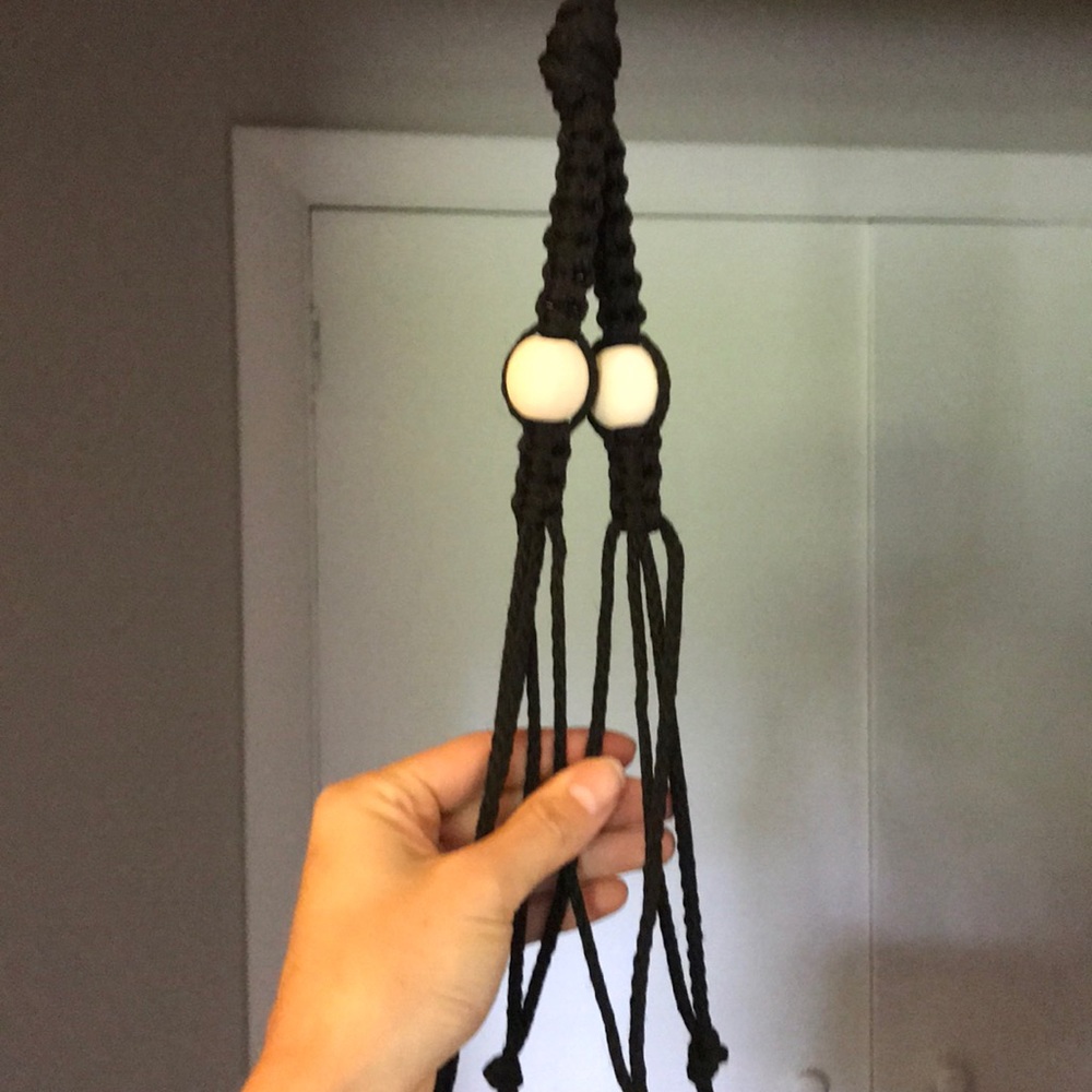 HALLOWEEN Plant Hanger w/ Cauldron - Picture 3 of 3